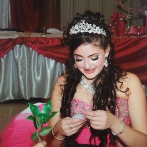 Meet your Posher, Jessida